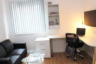 1 bed studio, Brookland Rd, Clarendon Park, Leicester, LE26BH - Image 1